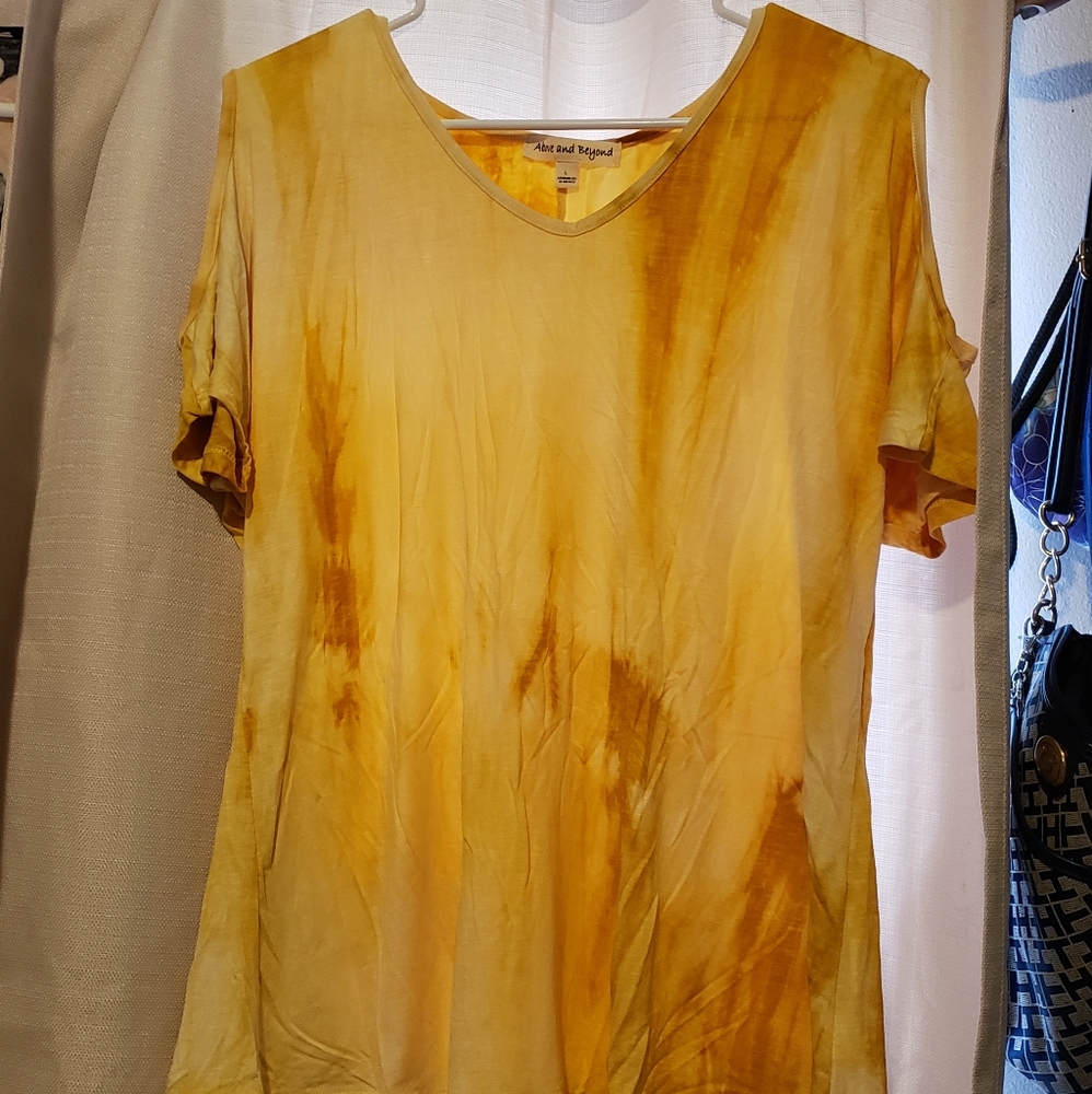 Mix and match 3for $10 Gold tiedye Cold shoulder shirt